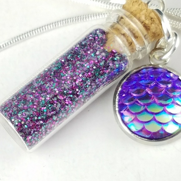 🖤FINAL PRICE🖤Mermaid Scale Pixie bottle necklace - Picture 2 of 6